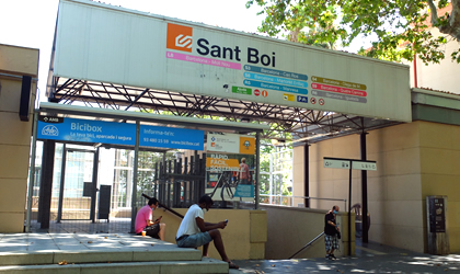 Parada ferrocarriles Sant Boi, Tren Sant Boi, autobus de Sant Boi